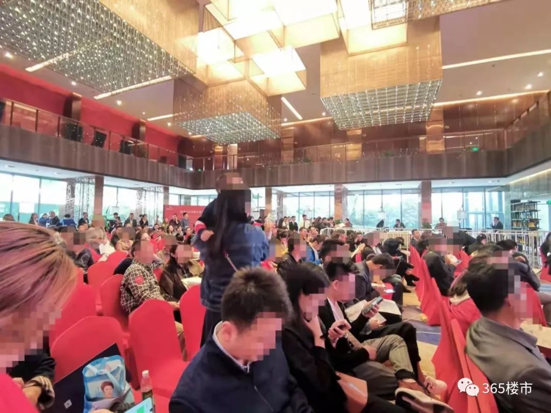 连夜借钱、卖房！鼓楼滨江中冶开盘，我同事又去买