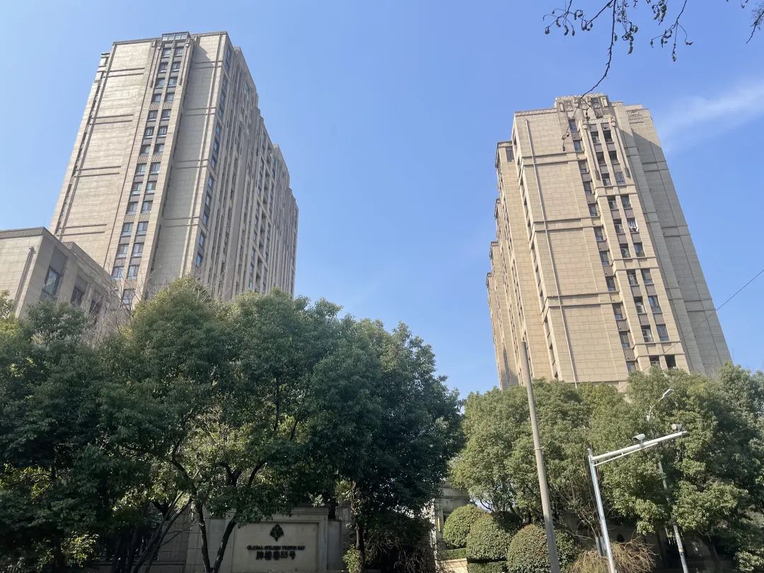 又现10万+/㎡！总价超1800万的学区房是啥样？